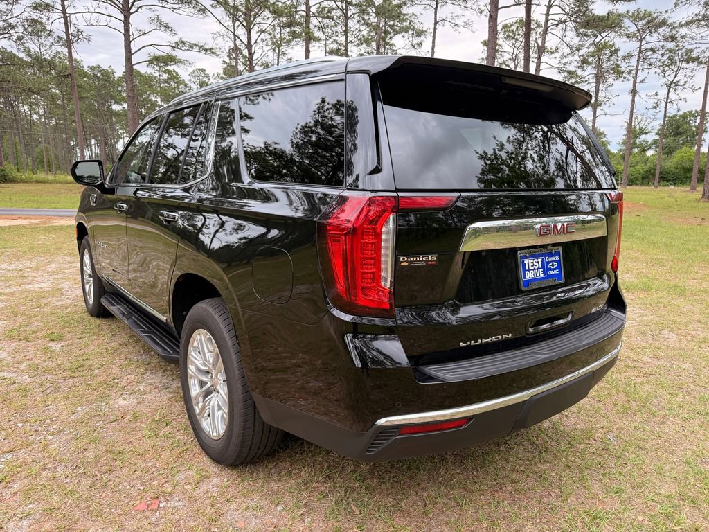 Used 2023 GMC Yukon SLT AWD/4WD image 3