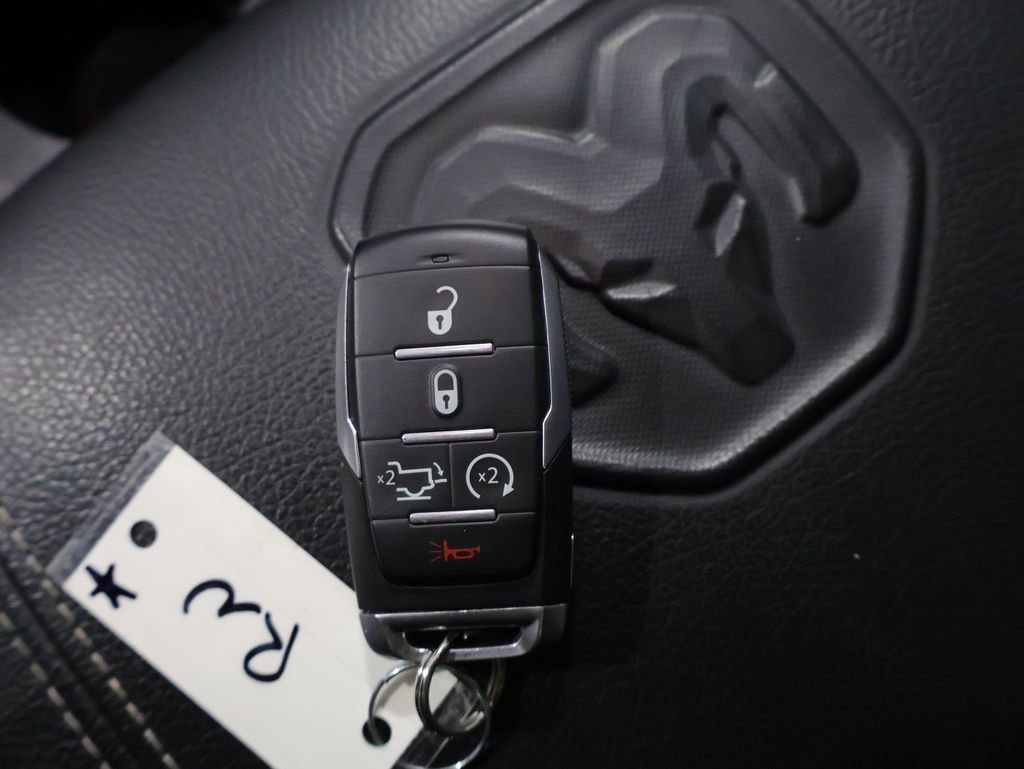 Used 2024 RAM 1500 Laramie AWD/4WD image 28