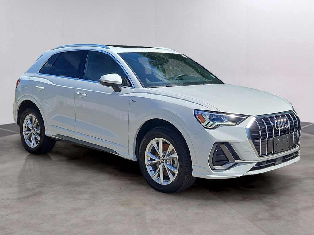 Certified 2025 Audi Q3 2.0T Premium Plus w/ Premium Plus Package AWD/4WD image 3