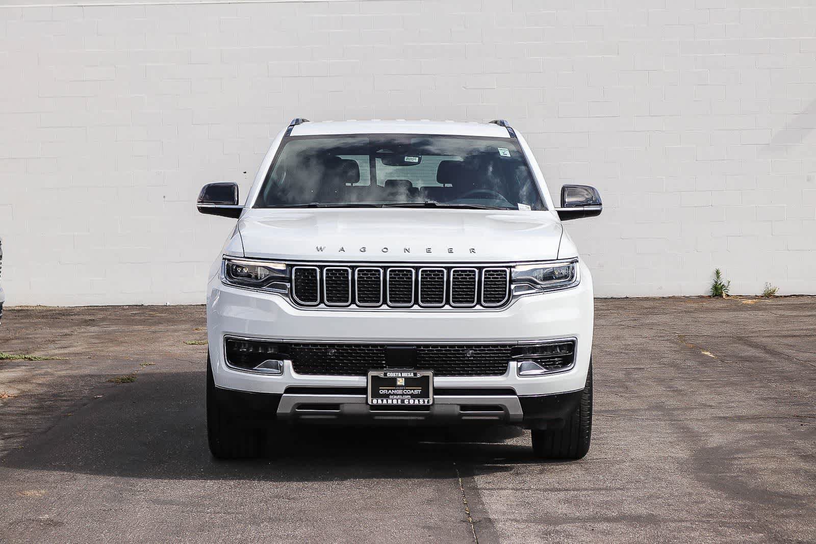 Used 2024 Jeep Wagoneer L Series II RWD image 2