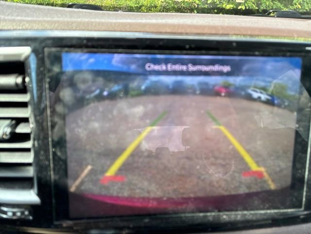 Used 2021 Chrysler Pacifica Touring w/ Cold Weather Group FWD image 8