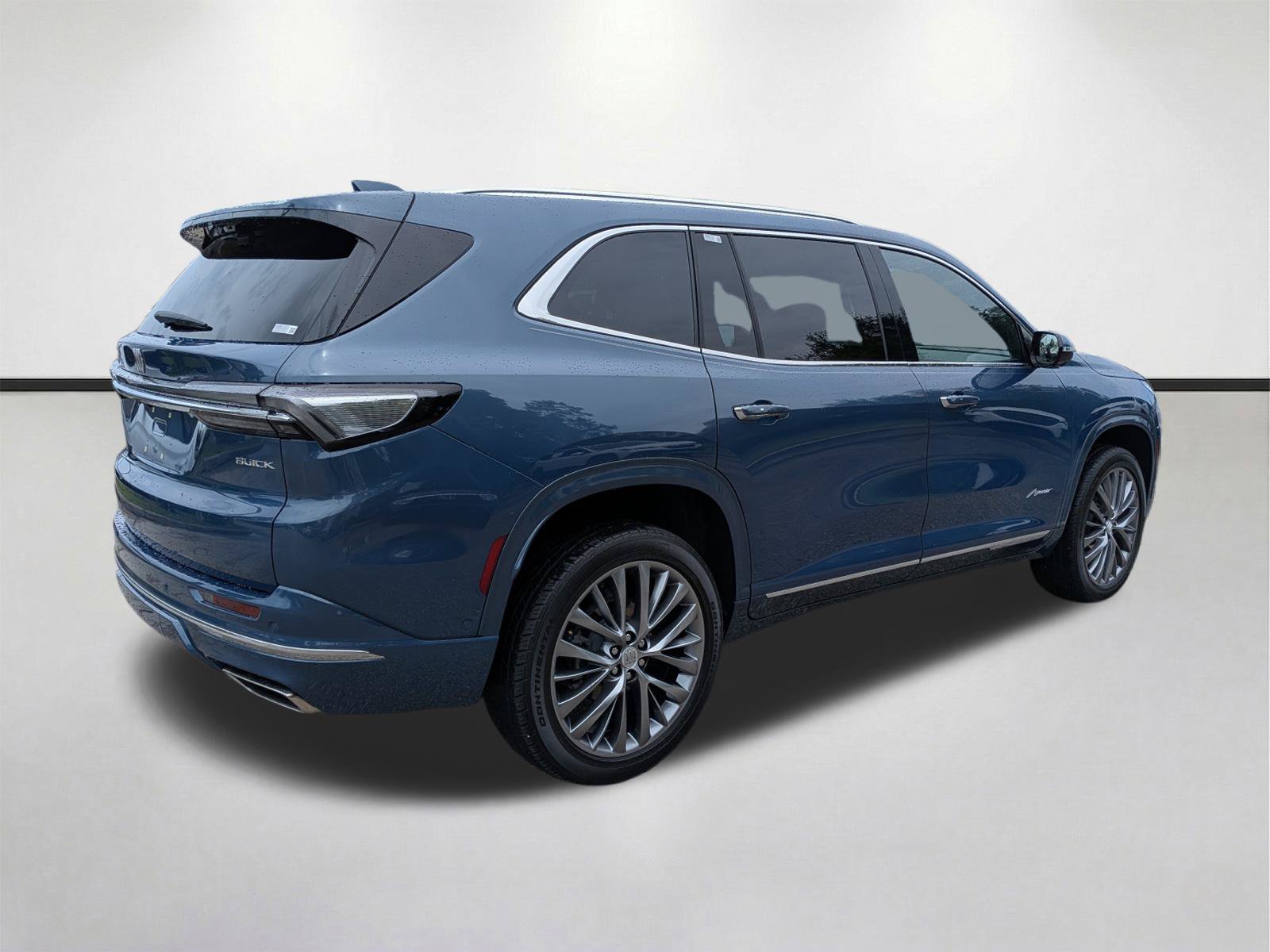 Used 2025 Buick Enclave Avenir w/ Super Cruise Package FWD image 4