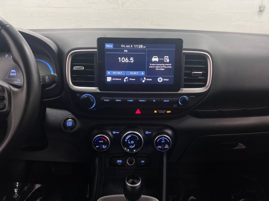 Used 2024 Hyundai Venue SEL FWD image 19