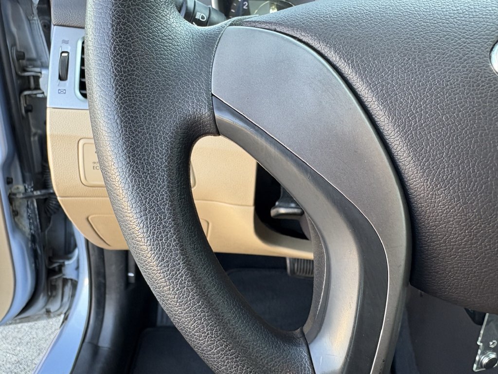 Used 2013 Hyundai Elantra GLS FWD image 16