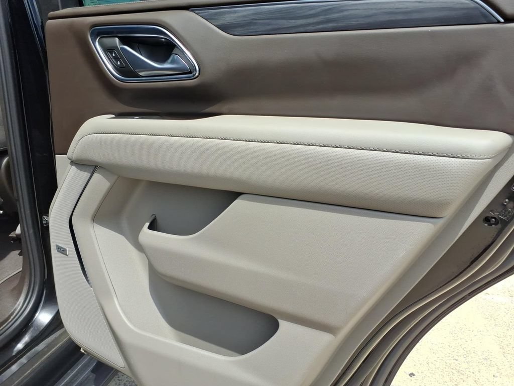 Used 2023 GMC Yukon SLT w/ SLT Premium Package RWD image 13