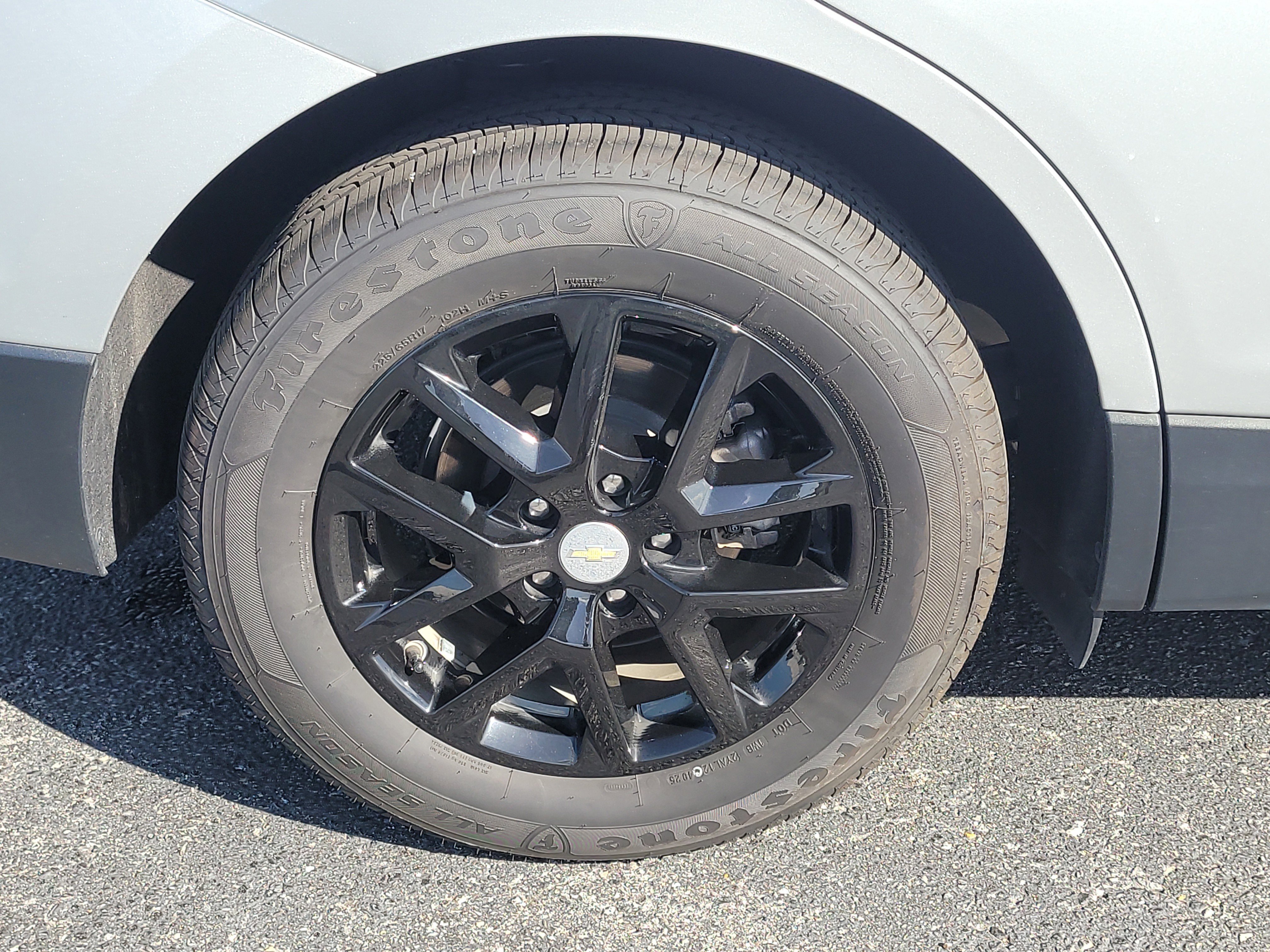 Used 2022 Chevrolet Equinox LS FWD image 9