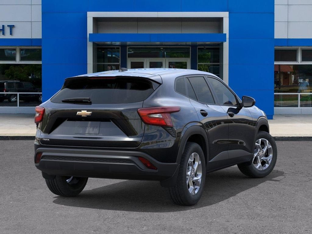 New 2026 Chevrolet Trax LS w/ LS Convenience Package FWD image 4