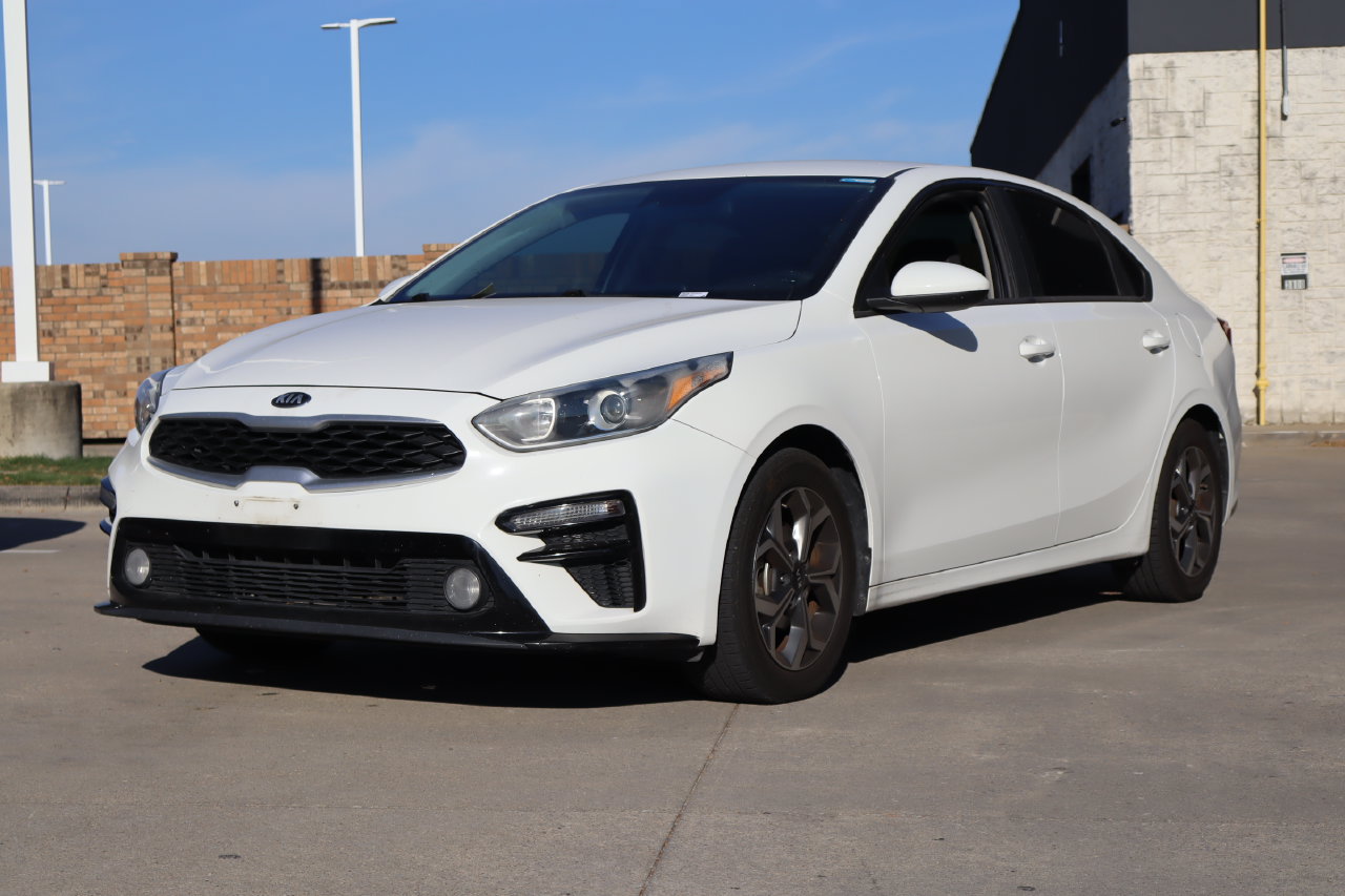 Used 2019 Kia Forte LXS FWD image 2