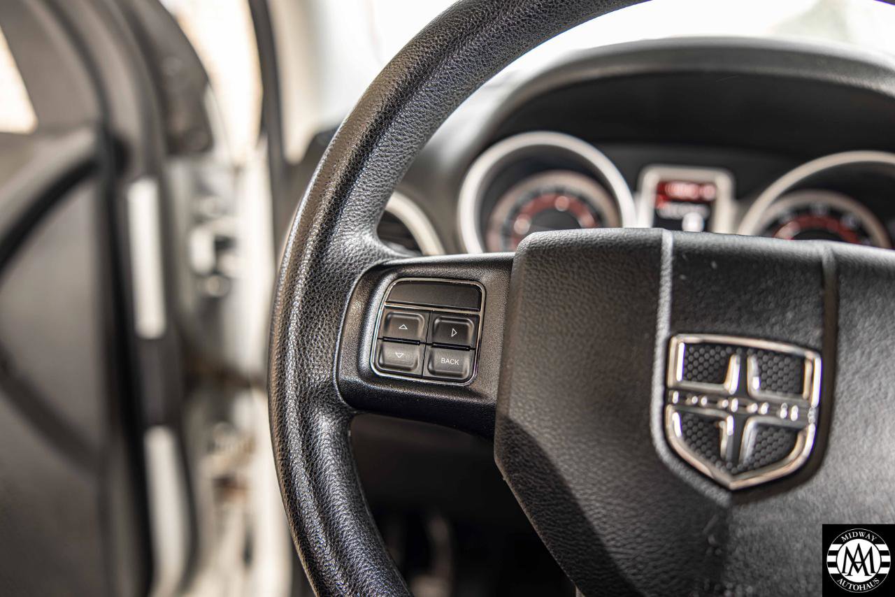 Used 2015 Dodge Journey SXT w/ Flexible Seating Group image 11