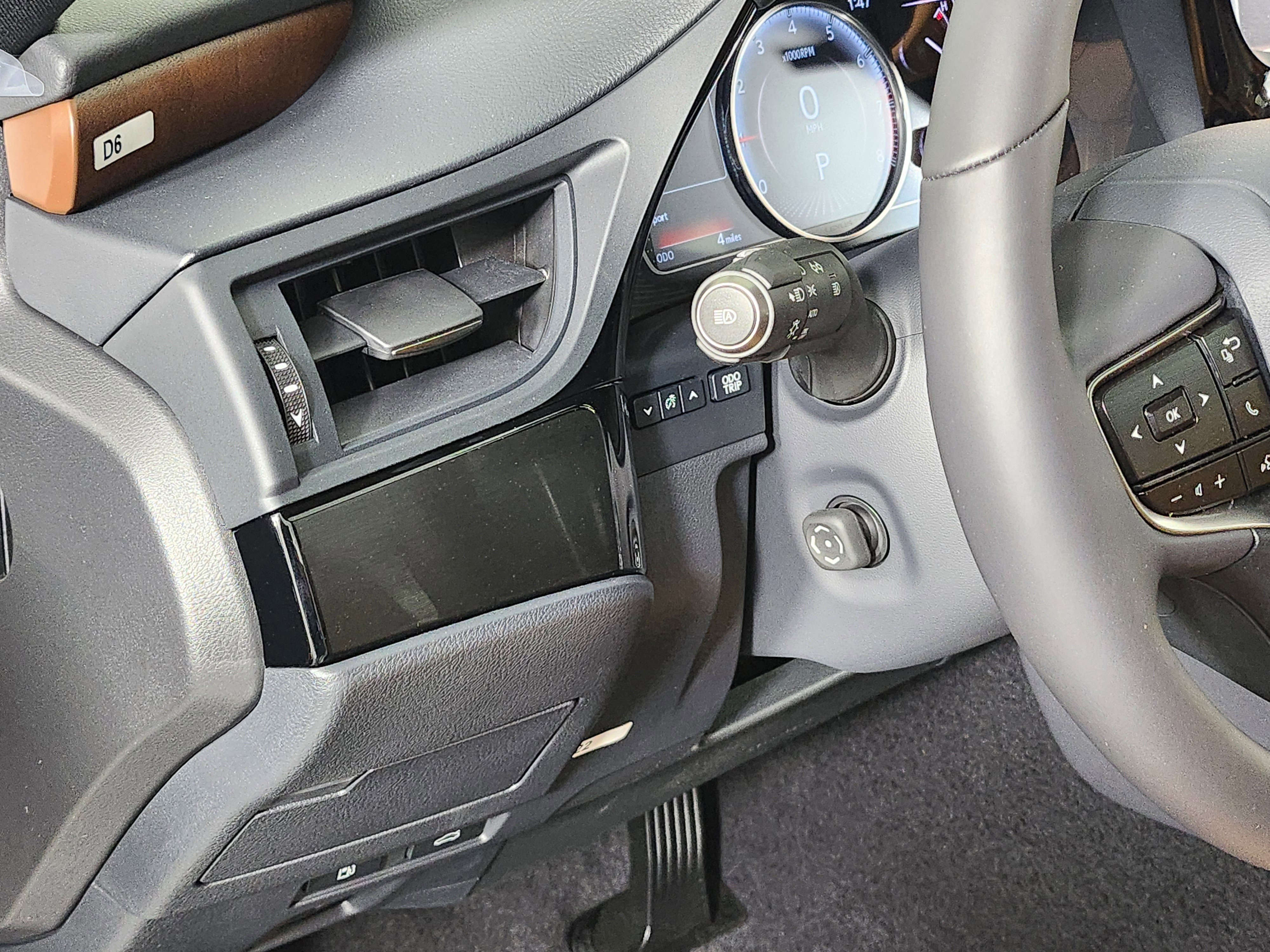 New 2025 Lexus ES 350 w/ Premium Package image 18