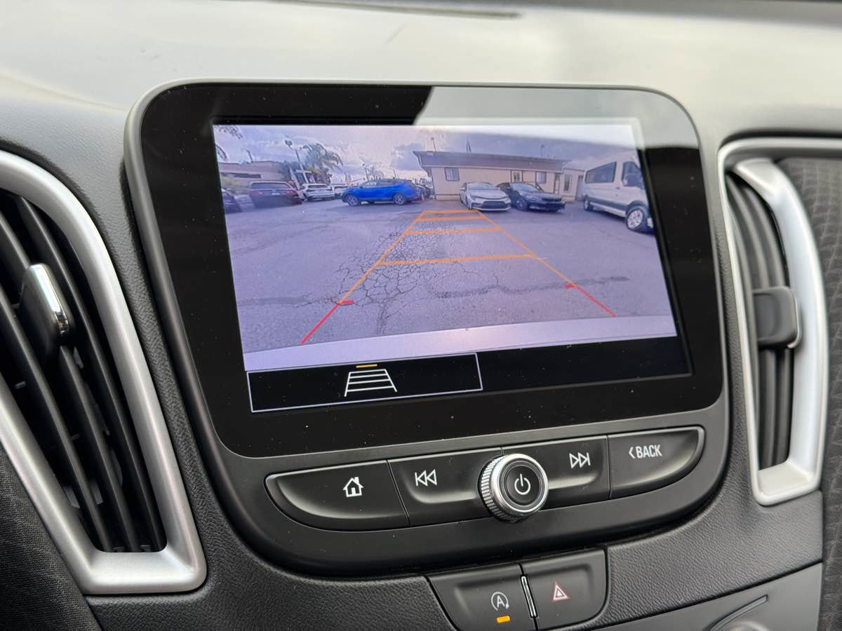 Used 2025 Chevrolet Malibu LT FWD image 30