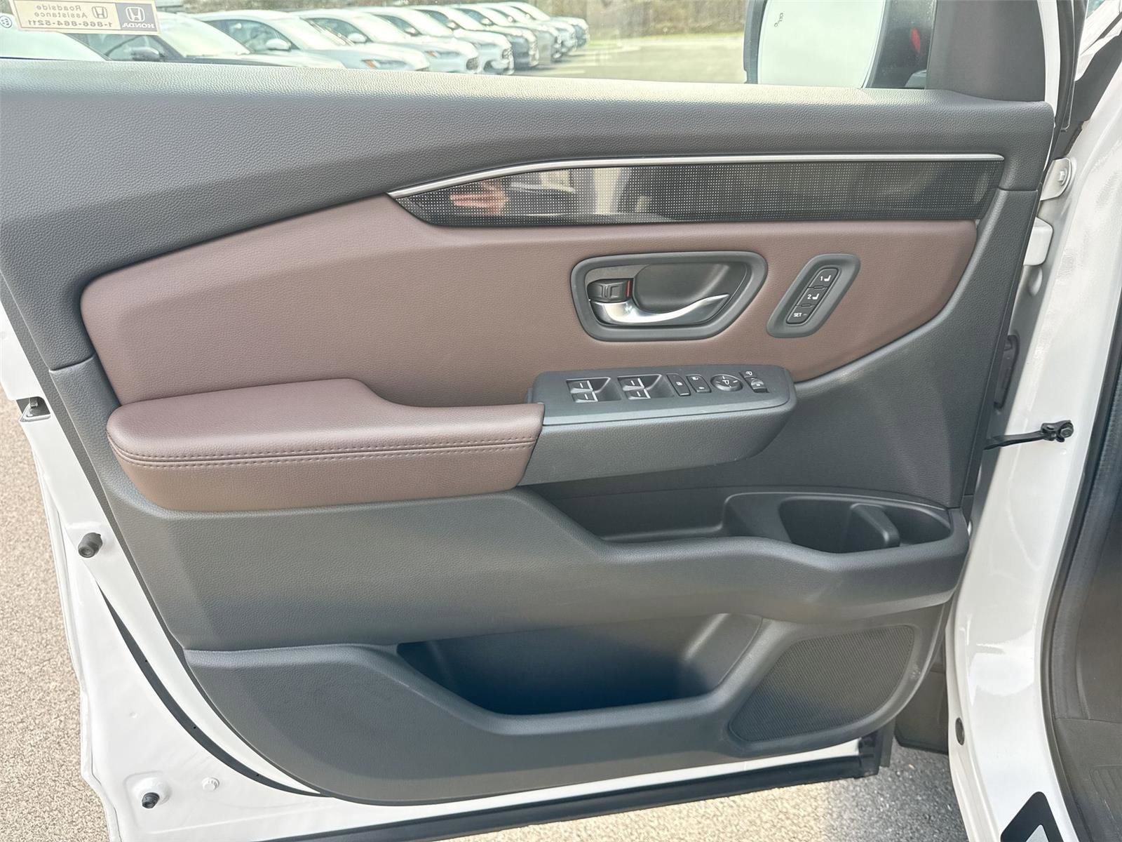 Used 2024 Honda Pilot Elite image 11