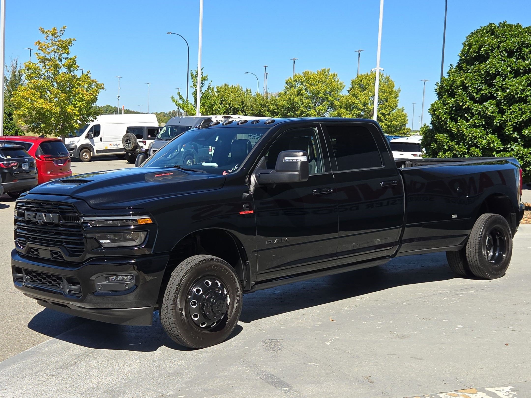 Used 2025 RAM 3500 Laramie AWD/4WD image 3