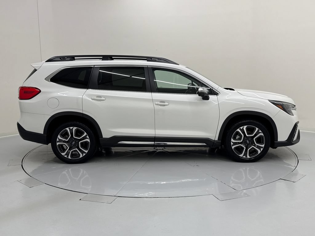Used 2023 Subaru Ascent Limited w/ Technology Package AWD/4WD image 7
