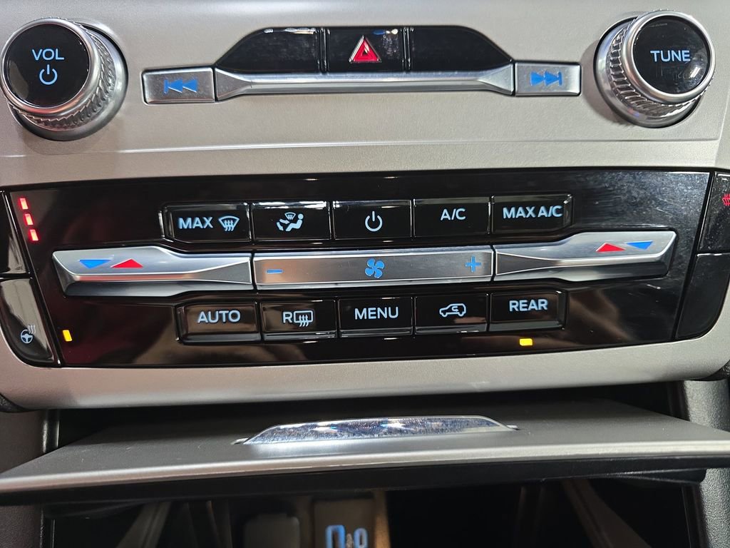 Used 2023 Ford Explorer XLT w/ Equipment Group 202A image 24