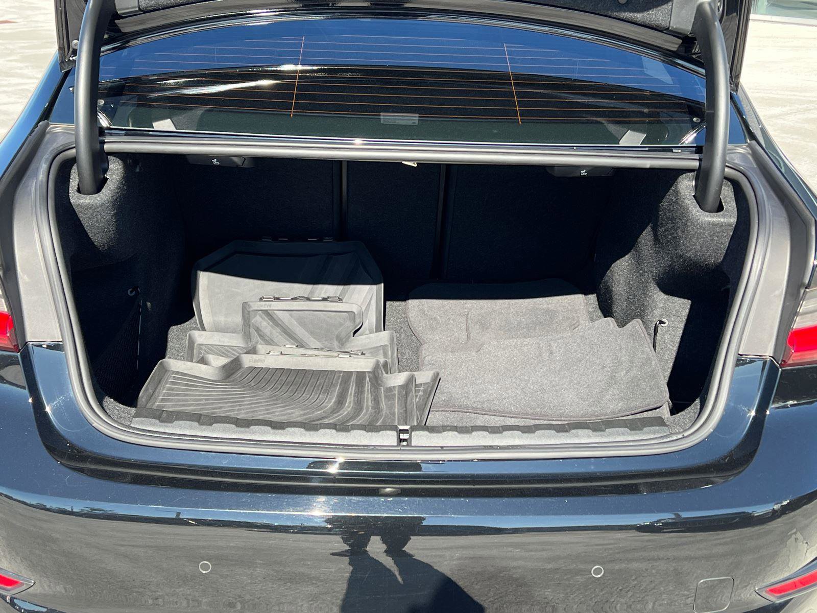 Used 2020 BMW 330i Sedan w/ Convenience Package image 18