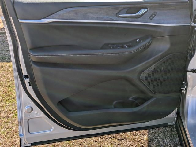New 2025 Jeep Grand Cherokee L Limited w/ Luxury Tech Group II image 14