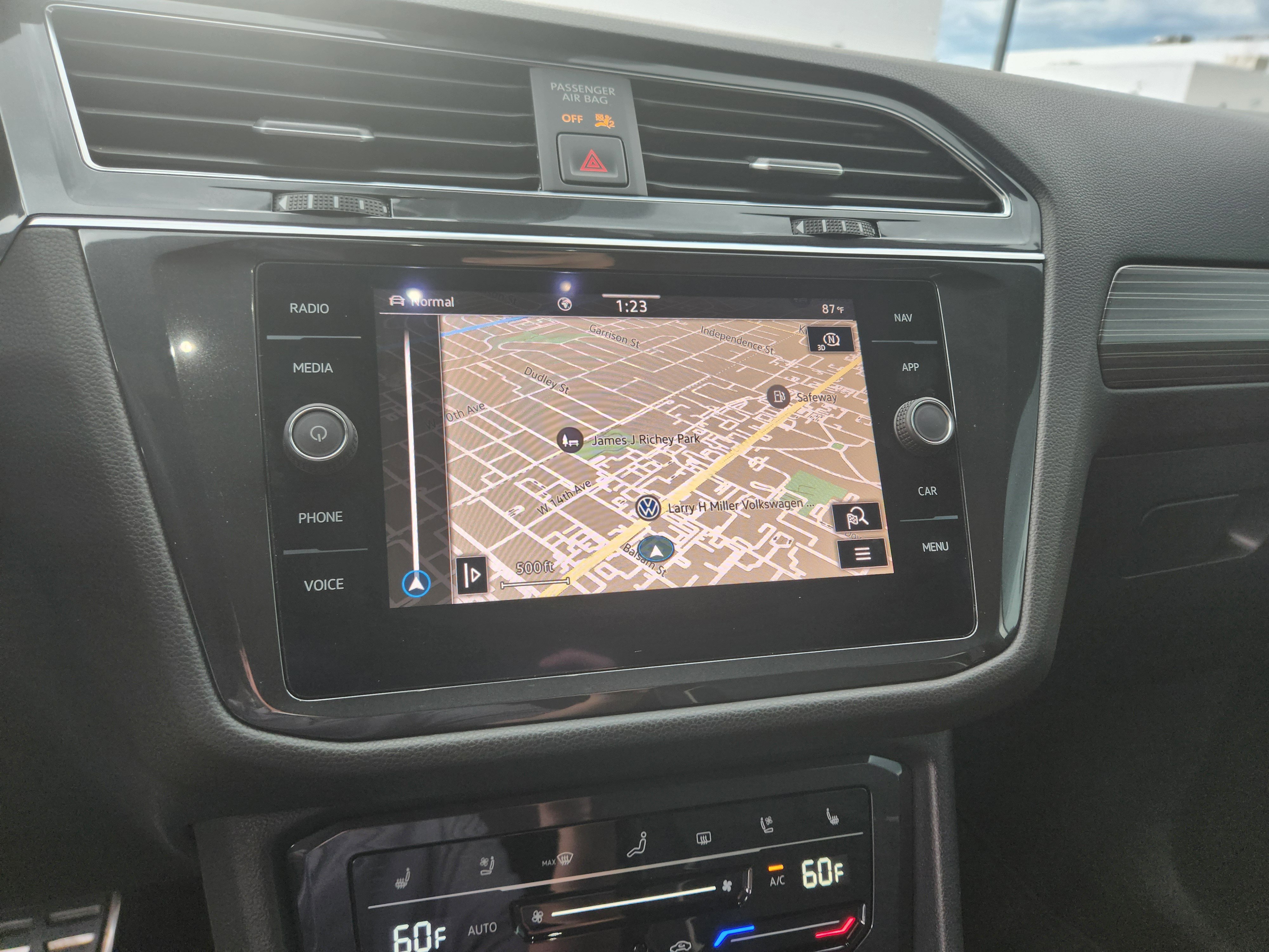 Certified 2022 Volkswagen Tiguan SEL R-Line image 32