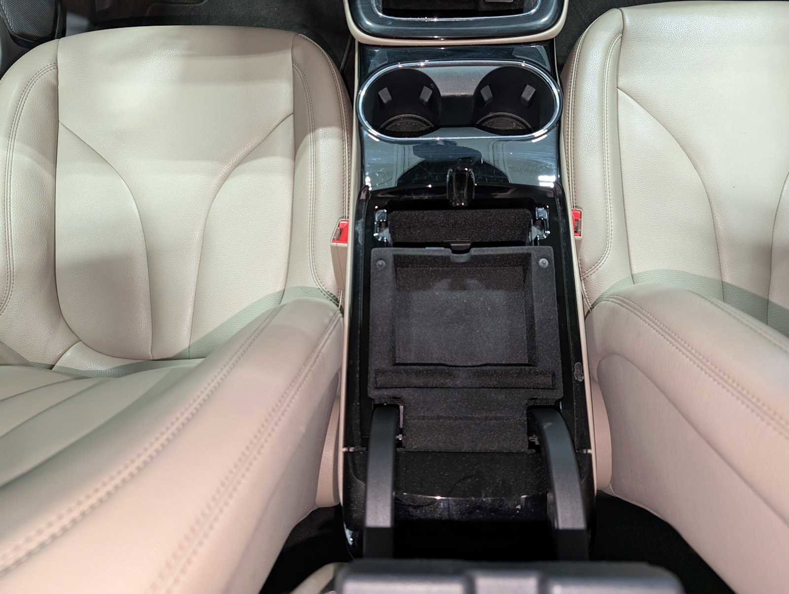 Used 2022 Lincoln Nautilus Standard image 19