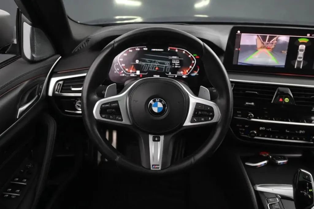 Used 2021 BMW M550i xDrive w/ Executive Package AWD/4WD image 39