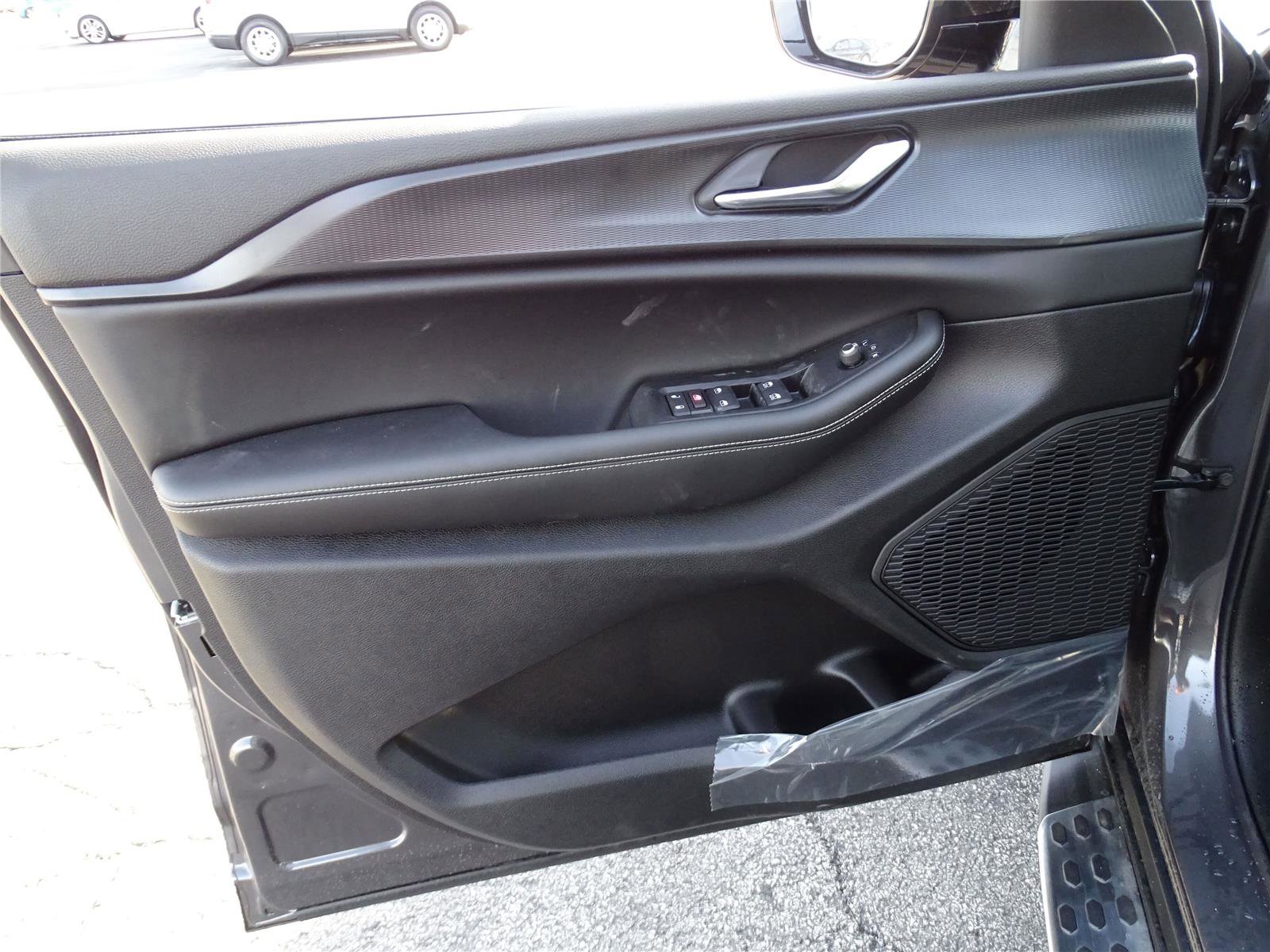Used 2025 Jeep Grand Cherokee L Altitude image 20