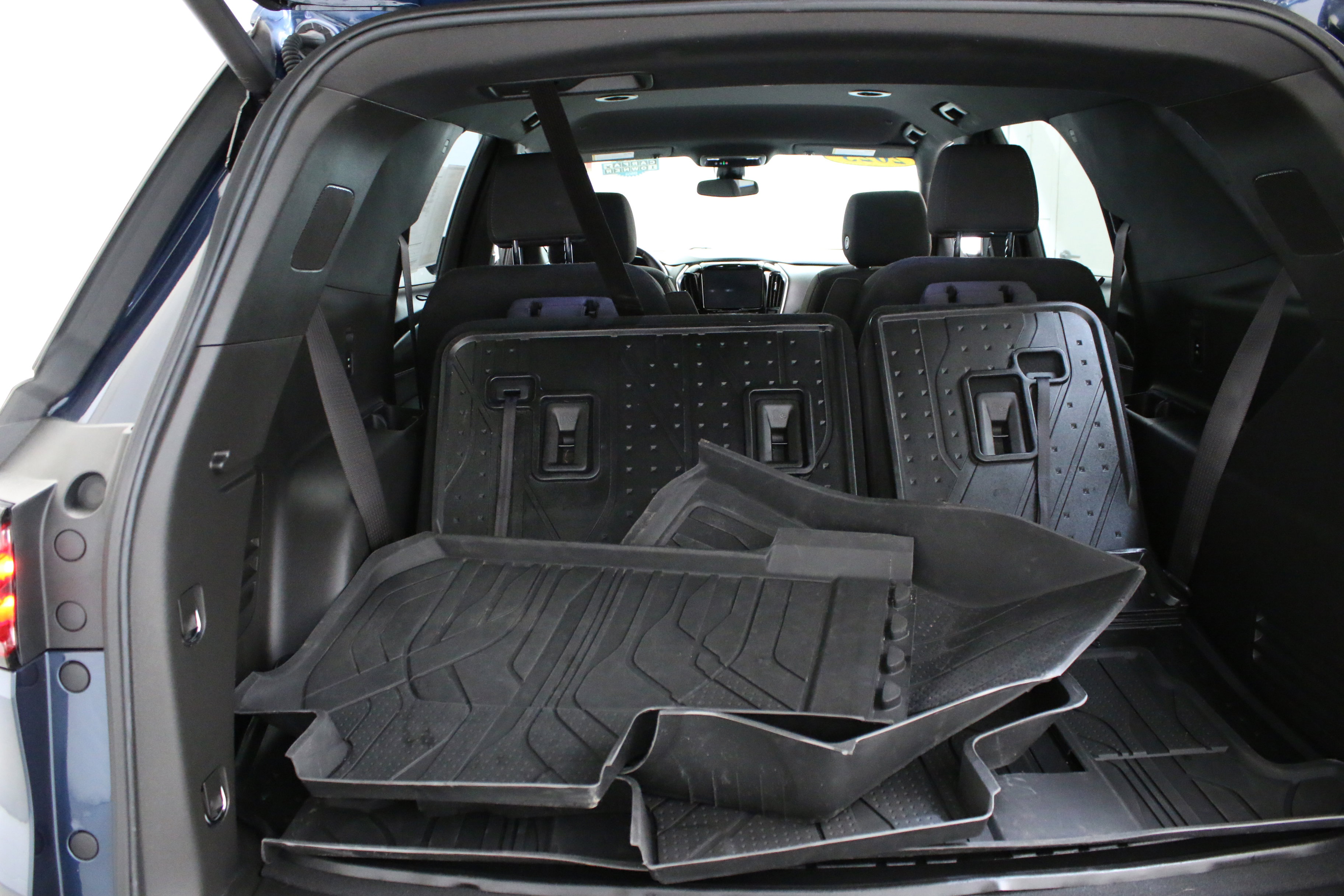 Used 2023 Chevrolet Traverse LT w/ LPO, Floor Liner Package image 28