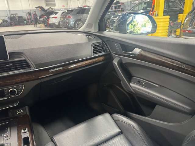 Used 2019 Audi Q5 2.0T Premium Plus w/ Premium Plus Package AWD/4WD image 16