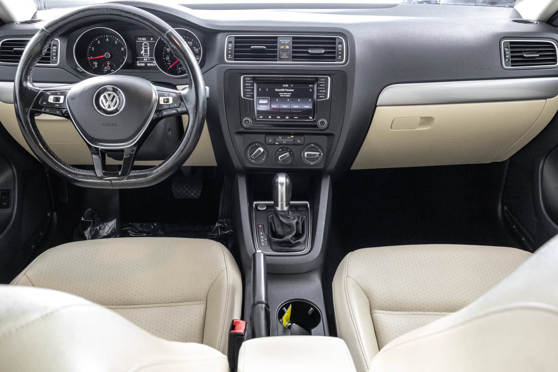 Used 2017 Volkswagen Jetta SE FWD image 22