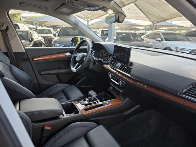 Used 2023 Audi Q5 e Prestige w/ Prestige Package image 12