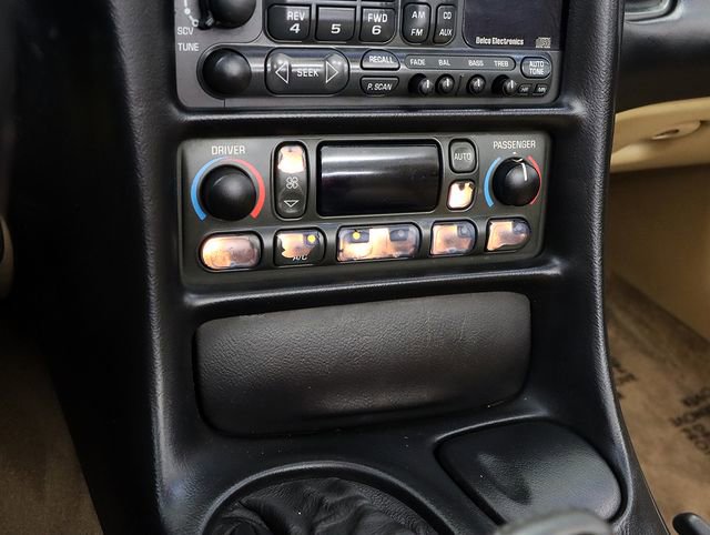 Used 2002 Chevrolet Corvette Convertible w/ Preferred Equipment Group2 image 19