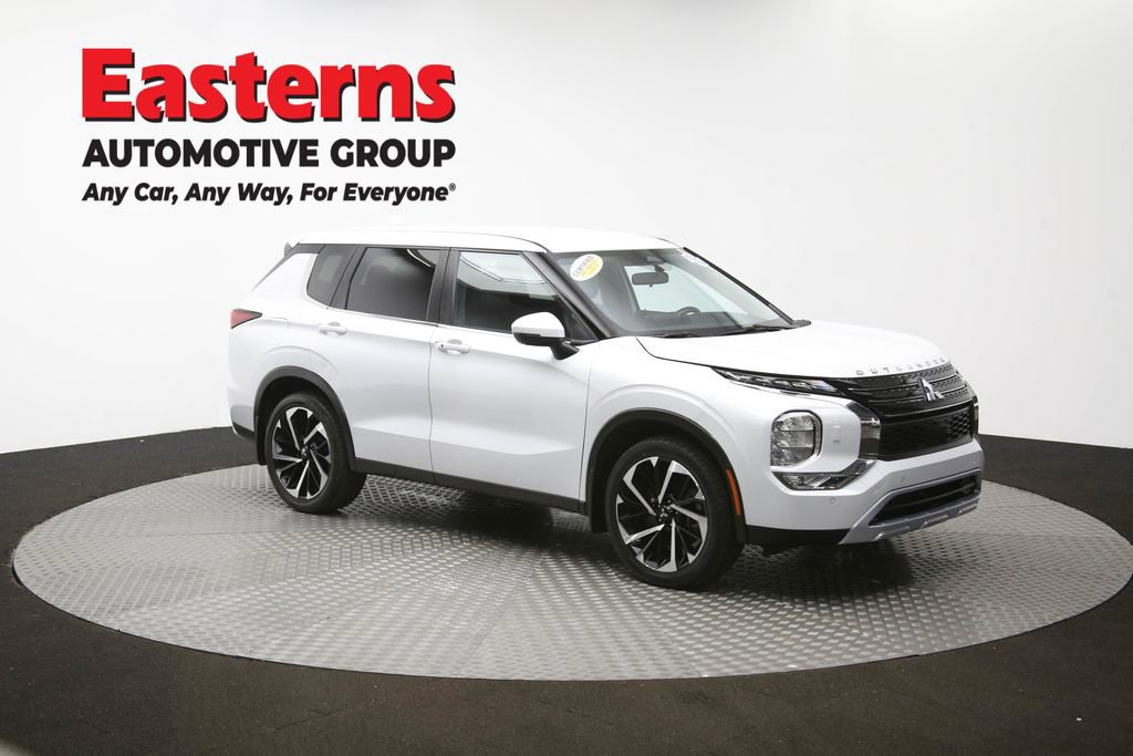 Used 2024 Mitsubishi Outlander SE image 48