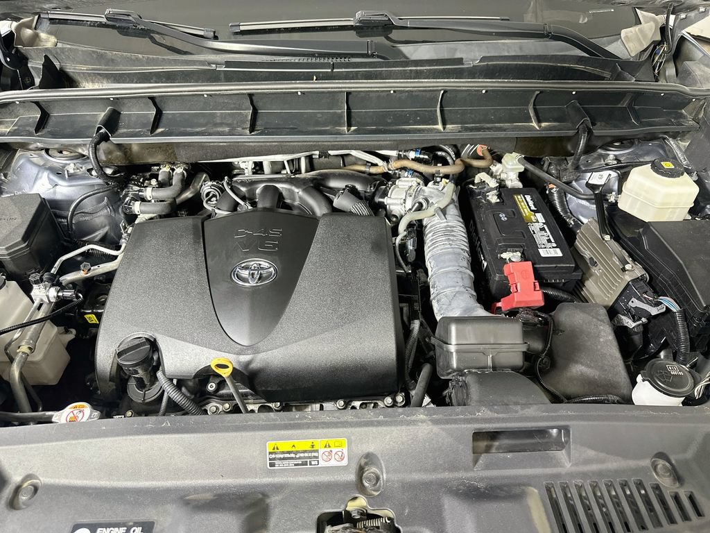 Used 2021 Toyota Highlander XLE FWD image 10