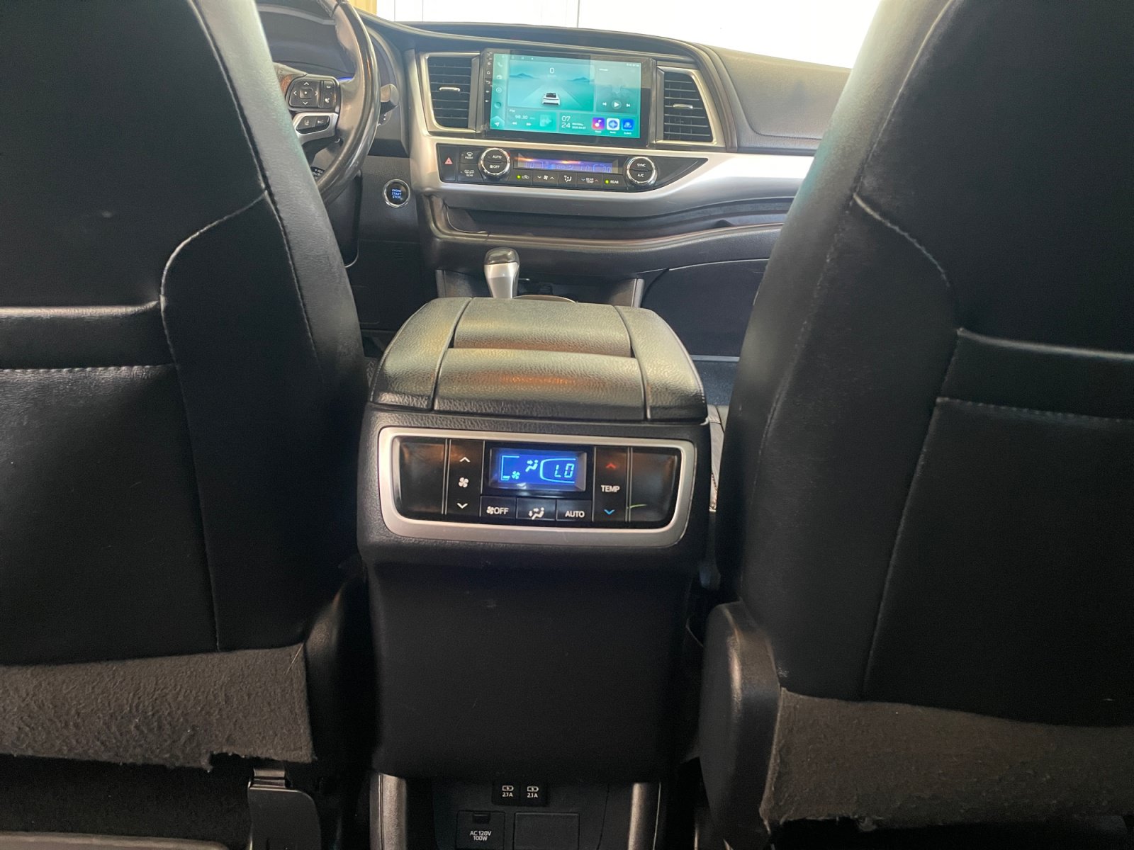 Used 2019 Toyota Highlander XLE FWD image 31