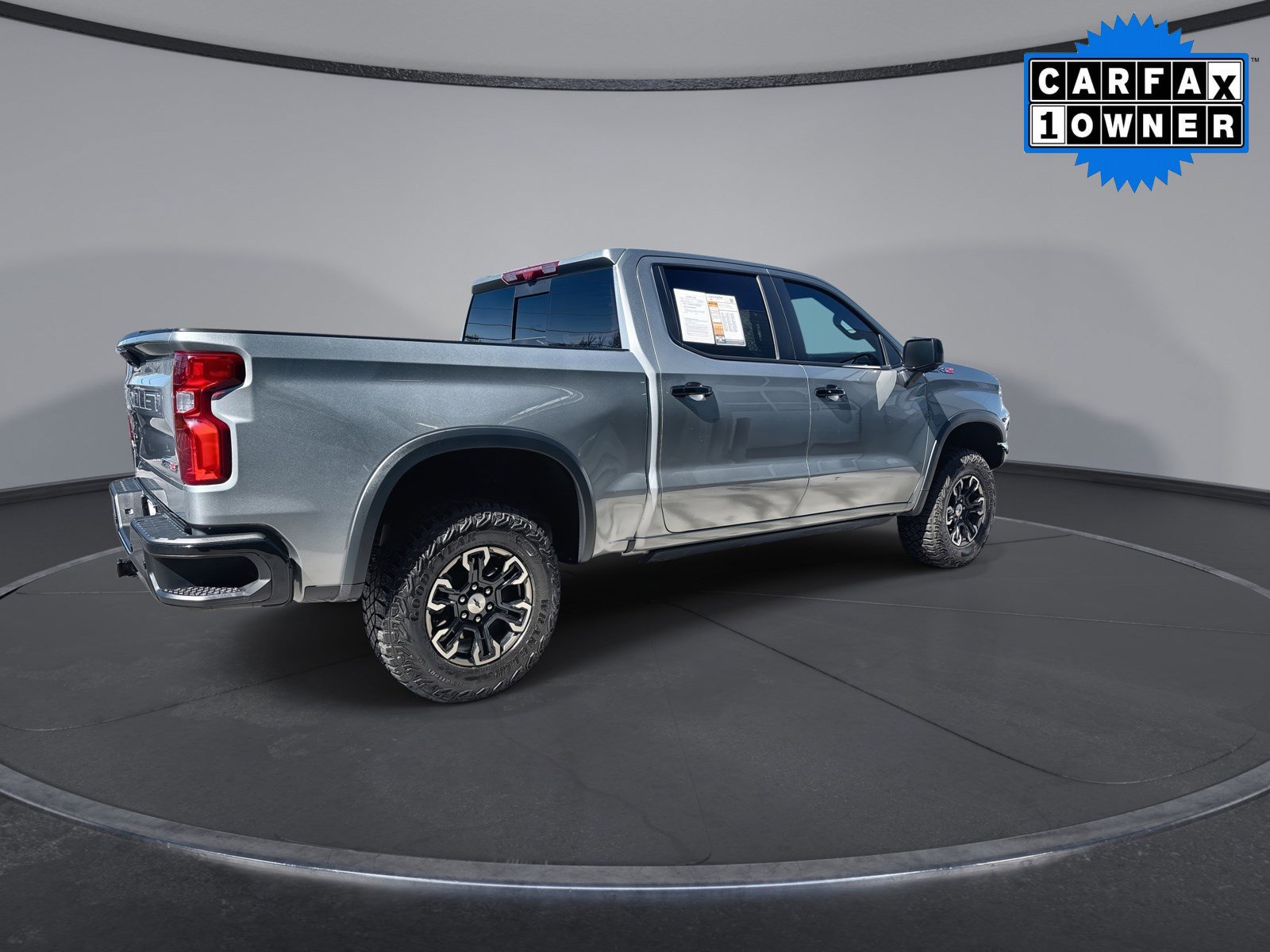 Used 2024 Chevrolet Silverado 1500 ZR2 w/ Technology Package image 8