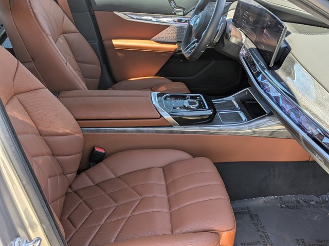 Used 2025 BMW 750e xDrive w/ Executive Package AWD/4WD image 22