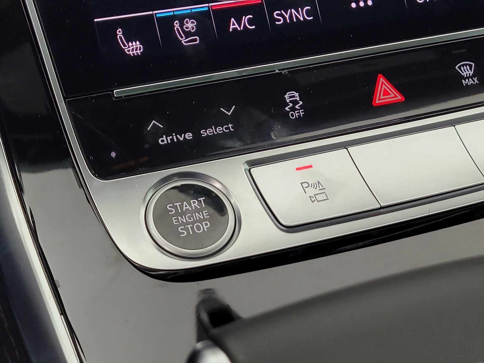 New 2025 Audi Q8 Premium Plus image 32