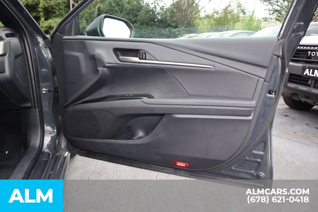 Used 2025 Toyota Camry SE image 24