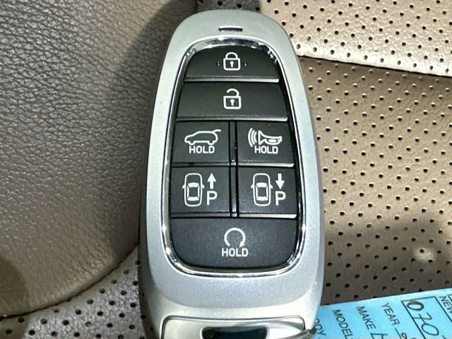 Used 2023 Hyundai Santa Fe Limited AWD/4WD image 18