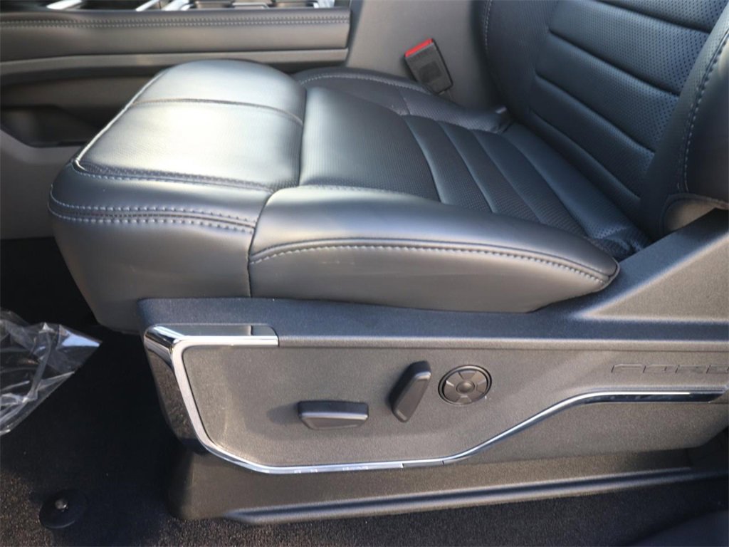 New 2026 Ford F250 Platinum image 18
