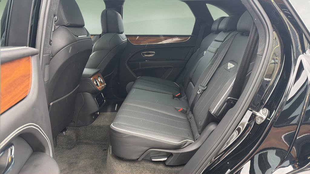Used 2021 Bentley Bentayga image 24