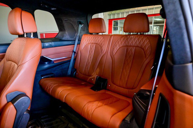 Used 2023 BMW X7 xDrive40i w/ Executive Package image 22