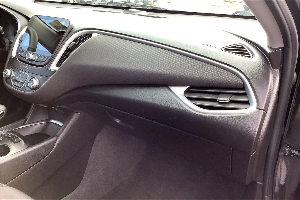 Used 2022 Chevrolet Malibu LS image 19