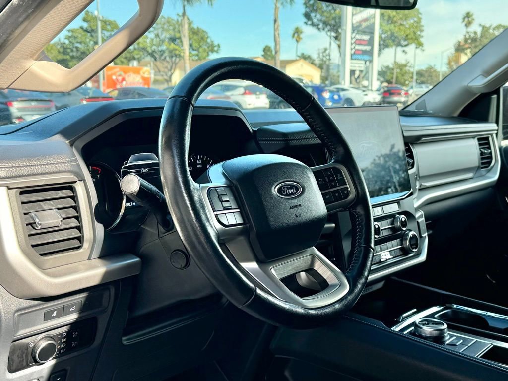 Used 2024 Ford Expedition XLT image 13