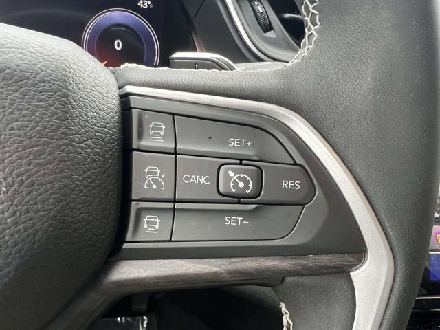 Certified 2023 Jeep Grand Cherokee Limited w/ Black Appearance Package image 25