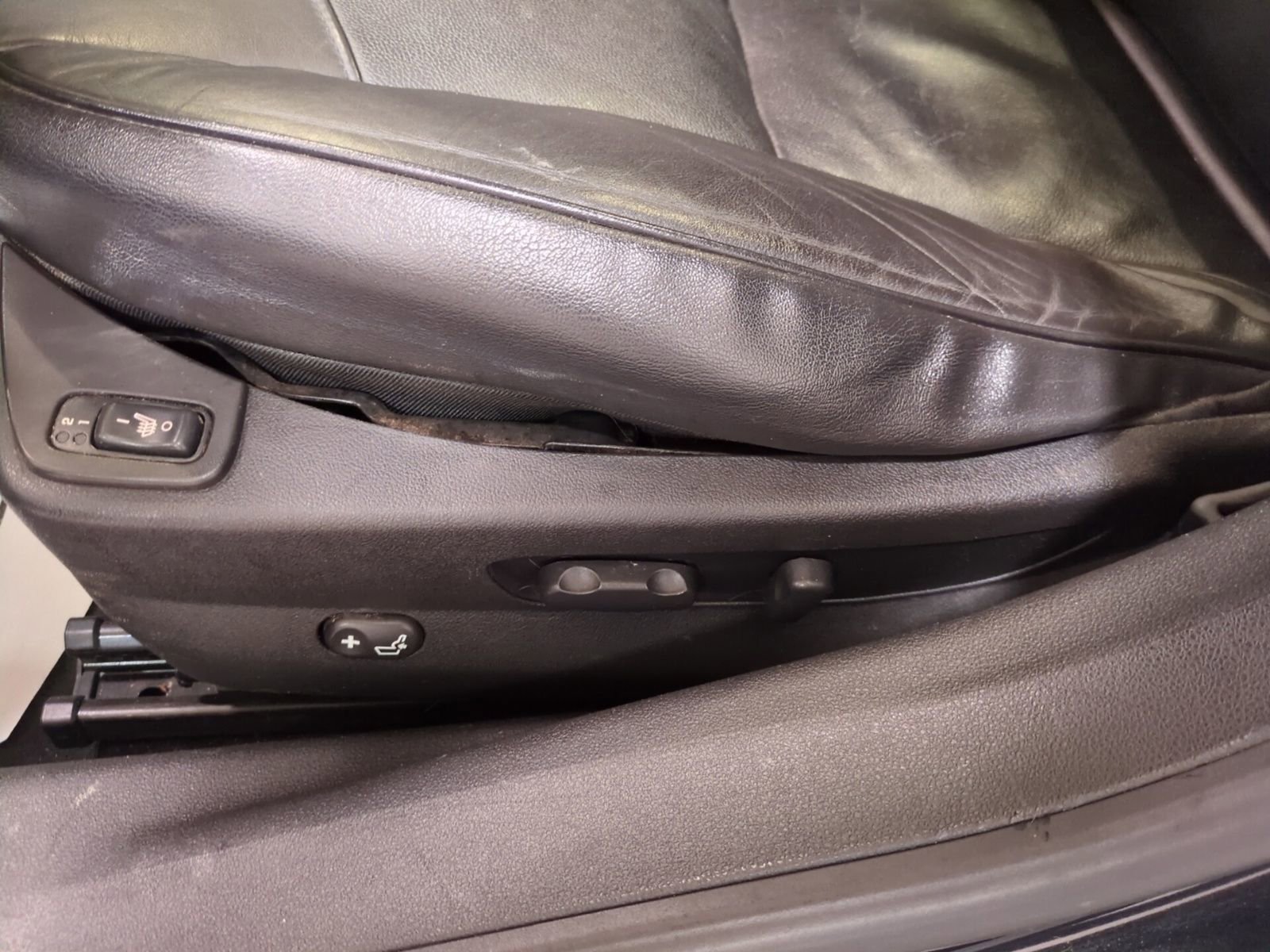 Used 2010 Chevrolet Malibu LTZ w/ HFV6 Engine Package image 16