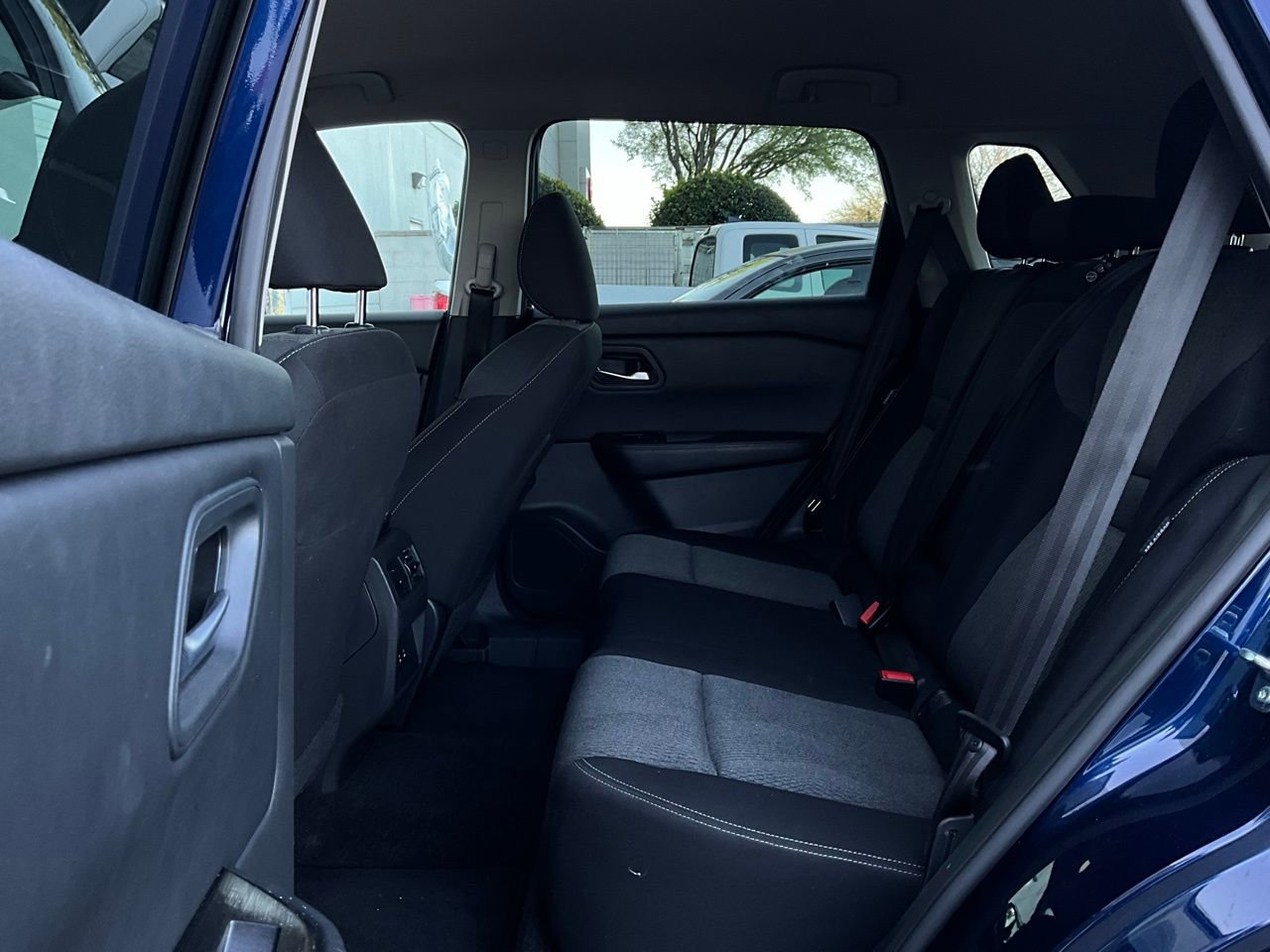 Used 2025 Nissan Rogue SV image 12