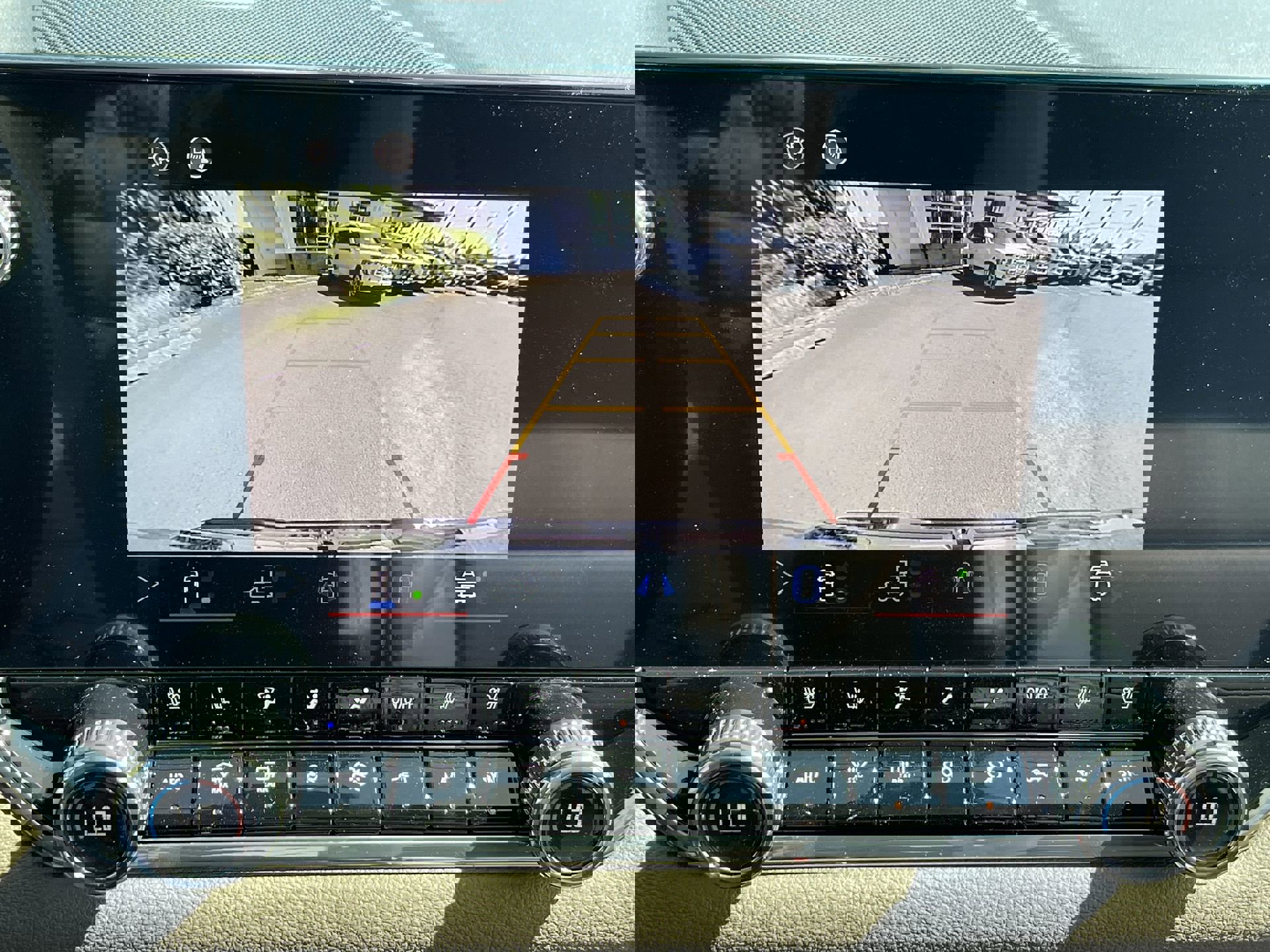 New 2025 GMC Canyon Denali w/ LPO, Denali Black Edition image 50