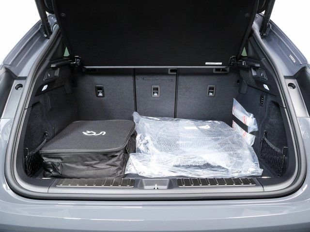 New 2026 Porsche Macan Turbo Electric image 32