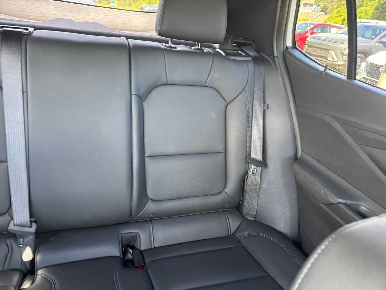 Used 2025 Buick Envista Sport Touring image 37