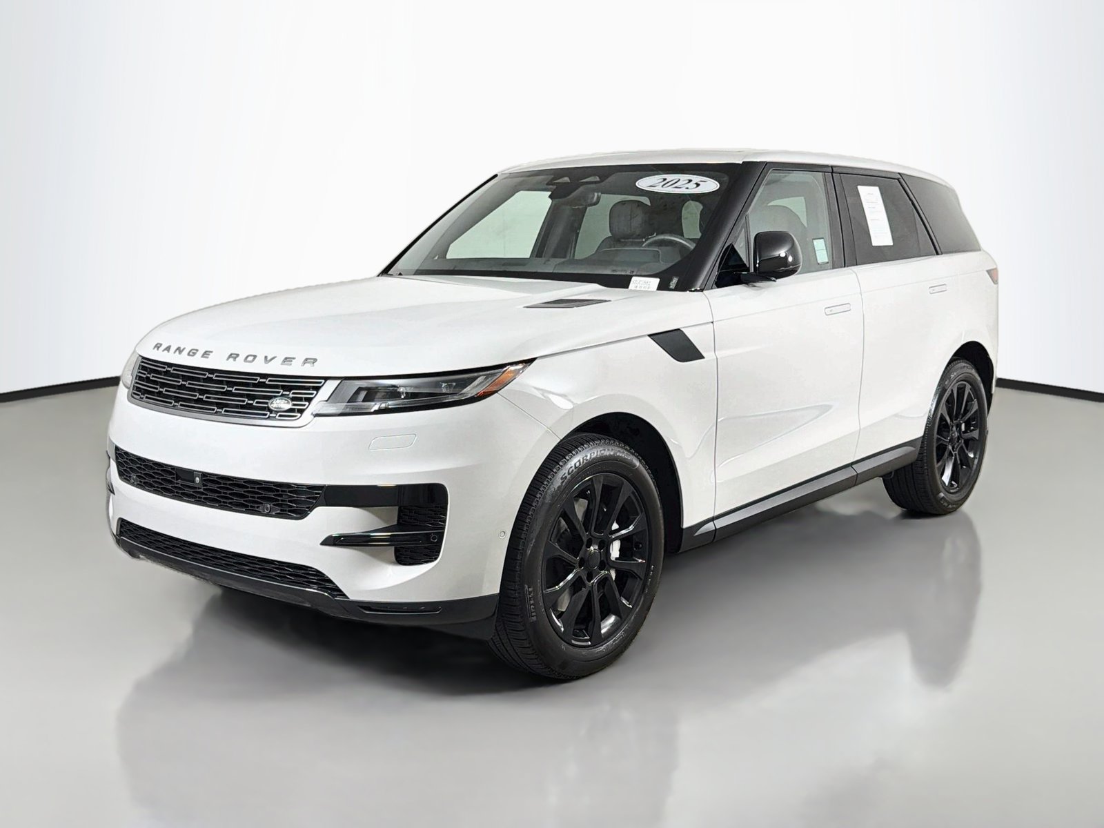 Used 2025 Land Rover Range Rover Sport SE